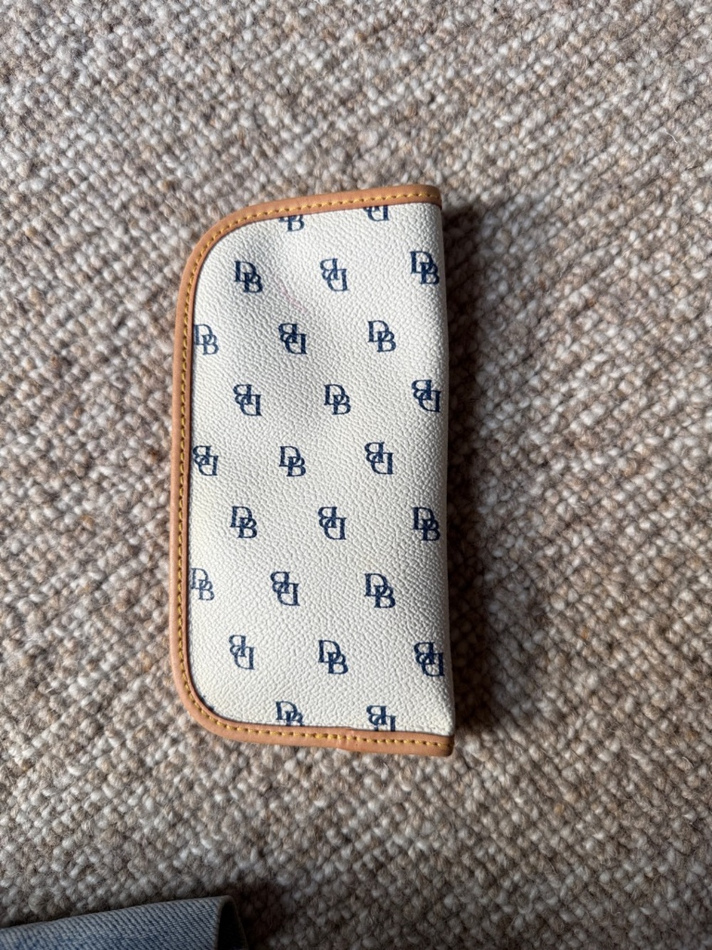 Dooney and Bourke small monogram wallets, pouch, and eye glass holder - Picture 6 of 16